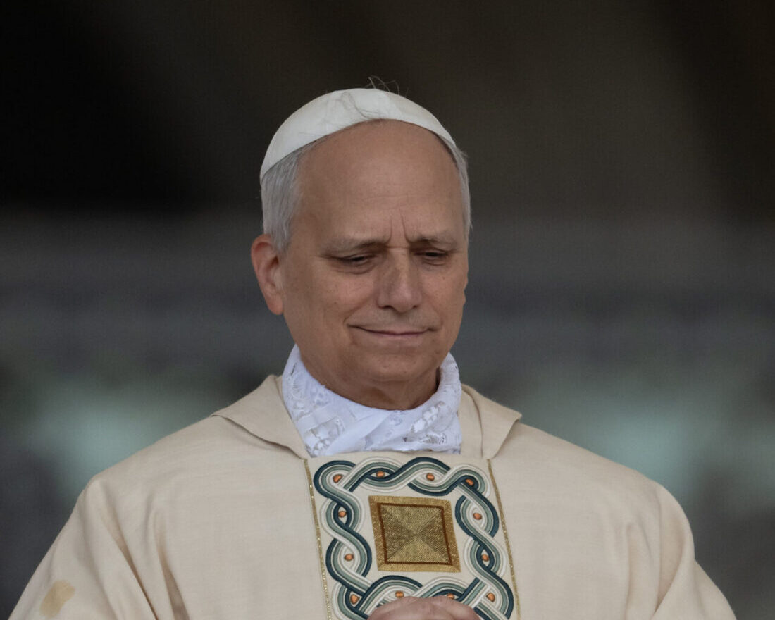 Pope Leo Praying